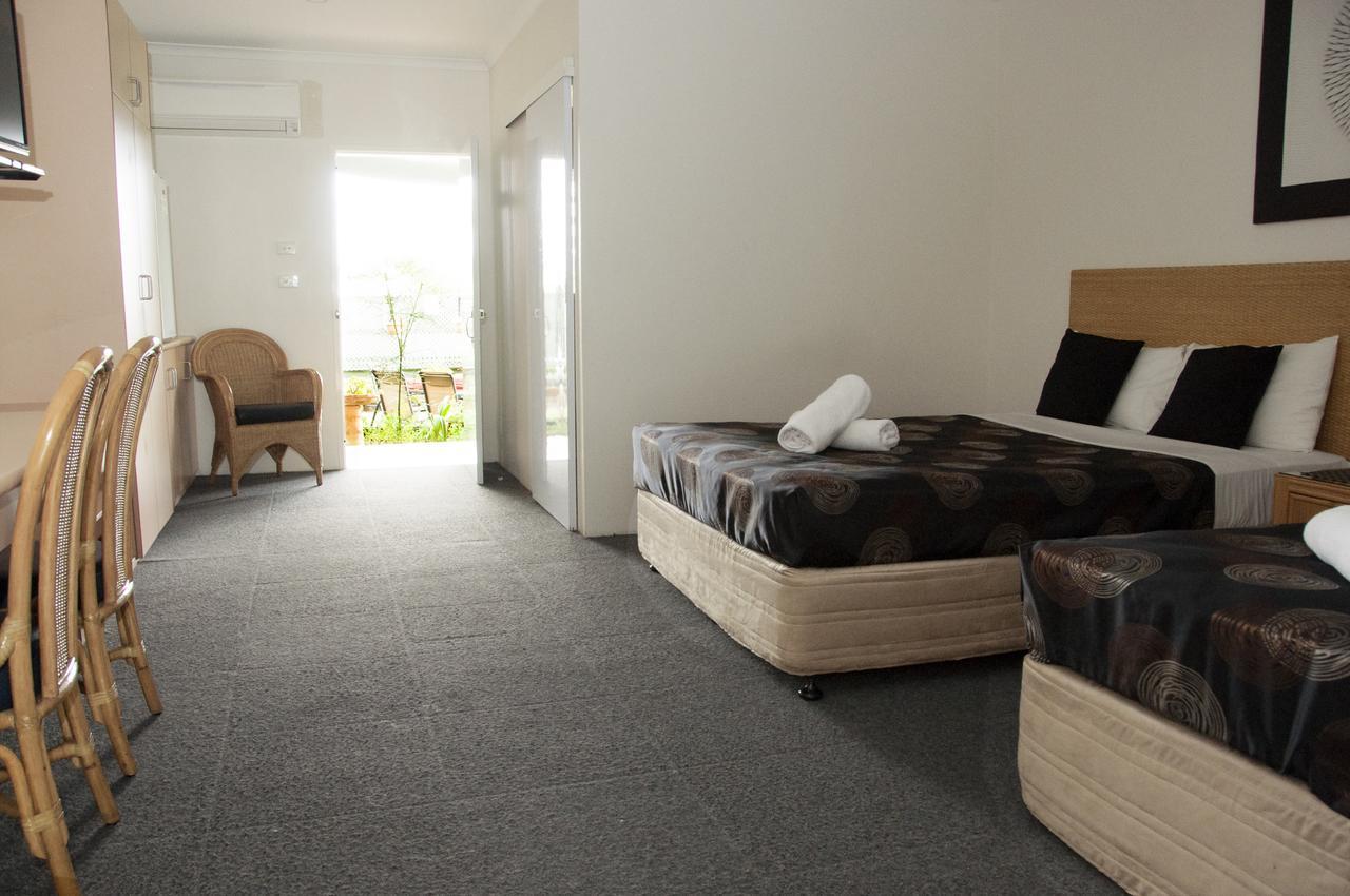 Jackaroo Motel Мариба Экстерьер фото